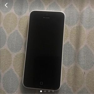 iPhone 5c UNLOCKED comes with 4 cases